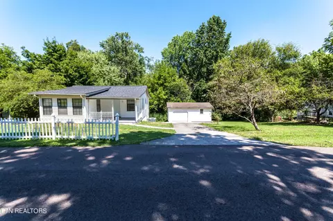 2115 Aster Rd, Knoxville, TN 37918
