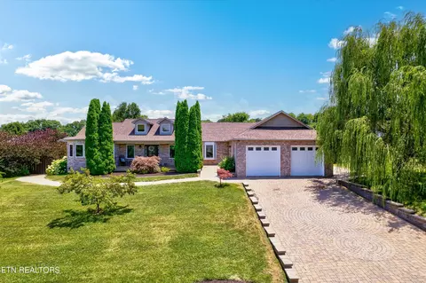 1646 Jasmine Tr, Sevierville, TN 37862