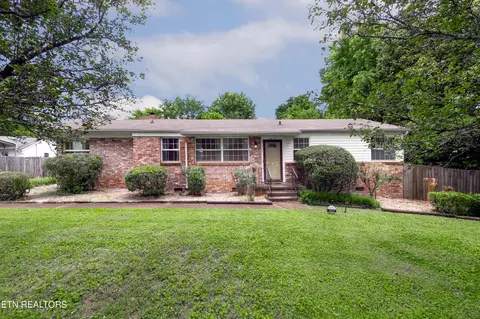 4317 Crestfield Rd, Knoxville, TN 37921