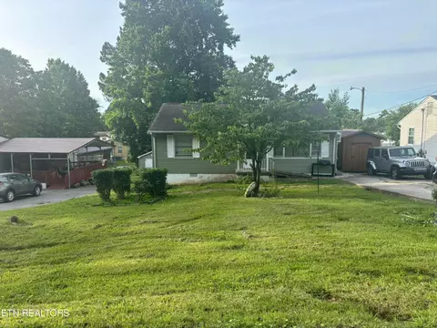 2810 Cecil Ave, Knoxville, TN 37917