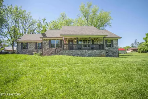 717 Regent Ct, Maryville, TN 37803