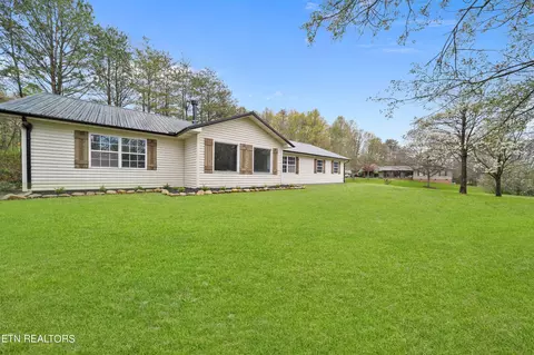 1355 Springview Cir, Seymour, TN 37865