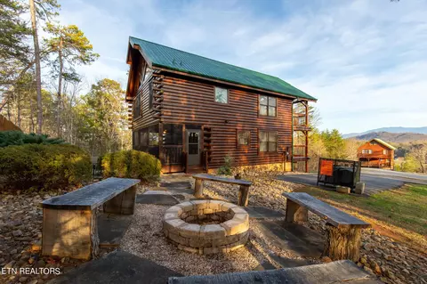 1435 Zachary Thomas Ln, Sevierville, TN 37876