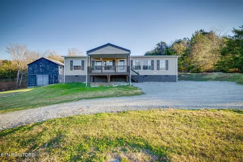 427 Stiner Ln, La Follette, TN 37766