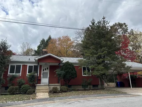 100 Ontario Ln, Oak Ridge, TN 37830