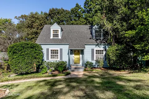 5723 Westover Dr, Knoxville, TN 37919
