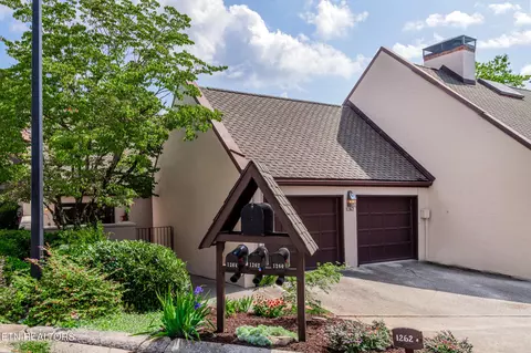 1262 Calais Ct, Knoxville, TN 37919