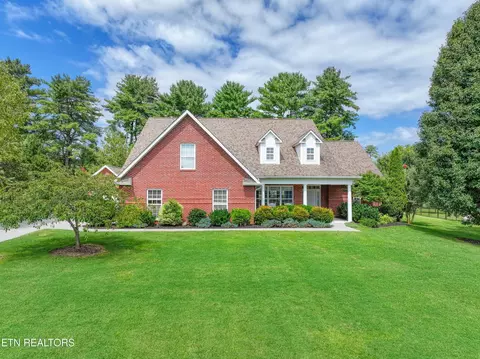 520 Golden Rose Dr, Maryville, TN 37803