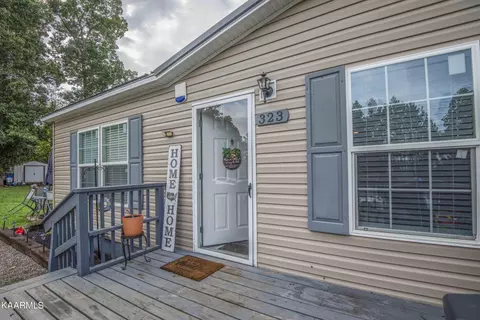 323 Oak Leaf Cir, Maryville, TN 37804