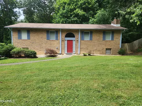 104 Newell Ln, Oak Ridge, TN 37830