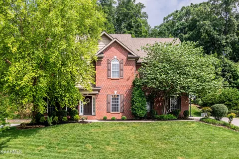 223 Brooke Valley Blvd, Knoxville, TN 37922