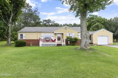 825 S Old Sevierville Pike, Seymour, TN 37865