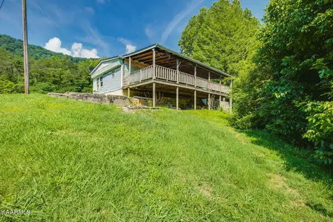 199220 Seitz Ln, Caryville, TN 37714