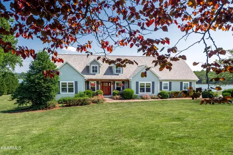 4625 Scenic Point Dr, Louisville, TN 37777