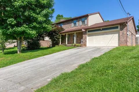 7421 Homestead Dr, Knoxville, TN 37918