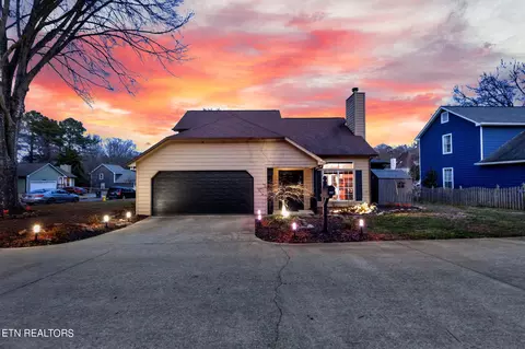 1438 Francis Station Dr, Knoxville, TN 37909
