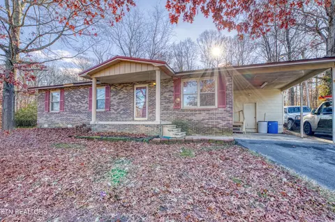 608 W 10th Ave, Lenoir City, TN 37771