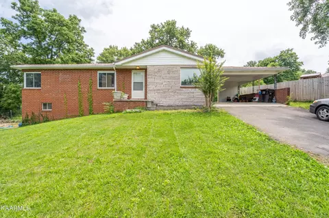 2006 Smokemont Dr, Maryville, TN 37801