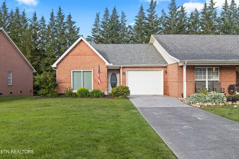 2925 Dominion Dr, Maryville, TN 37803