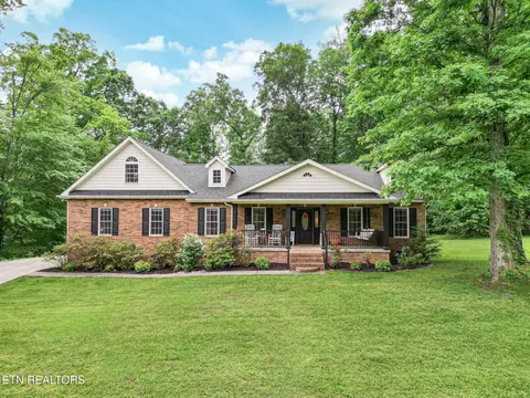 129 Mockingbird Hill Ln, Powell, TN 37849