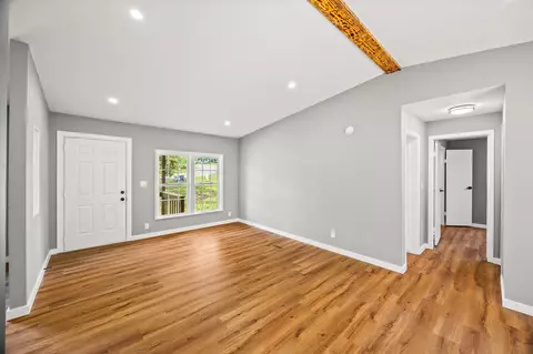 Living - 83 Summer Cir, Morrison, TN 37357 photo 2 of 4