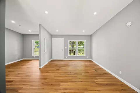 Living - 83 Summer Cir, Morrison, TN 37357 photo 1 of 4