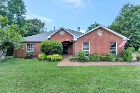 2910 Churchill Ln, Thompsons Station, TN 37179
