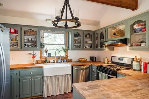 Kitchen - 103 Timberlake Dr, Springfield, TN 37172 photo 4 of 7