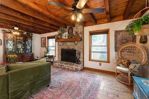 Living - 103 Timberlake Dr, Springfield, TN 37172 photo 4 of 5