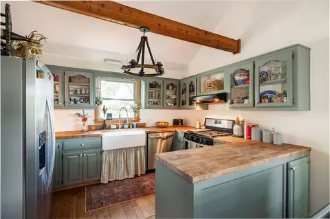 Kitchen - 103 Timberlake Dr, Springfield, TN 37172 photo 1 of 7