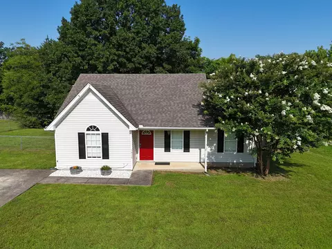1913 Guildford Dr, La Vergne, TN 37086