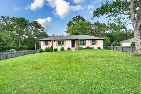 882 Rodney Dr, Nashville, TN 37205