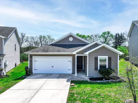 2525 Queen Bee Dr, Columbia, TN 38401