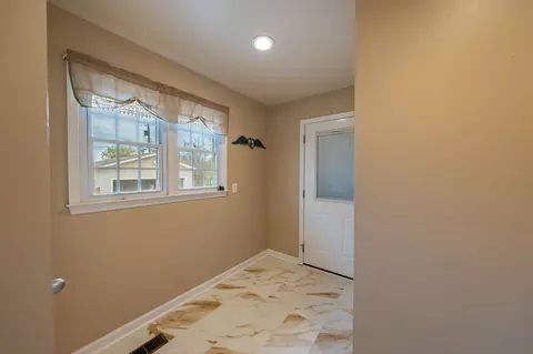 Entry Way - 108 Sam Davis Dr, Springfield, TN 37172 photo 2 of 2