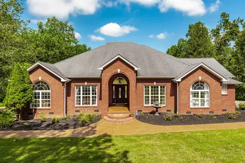 1800 Liberty Ln, Gallatin, TN 37066