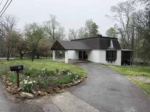 236 N Carolina Ave, Sewanee, TN 37375