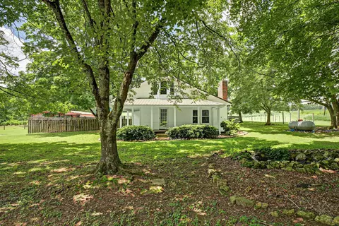37 Mason Rd, Flintville, TN 37335