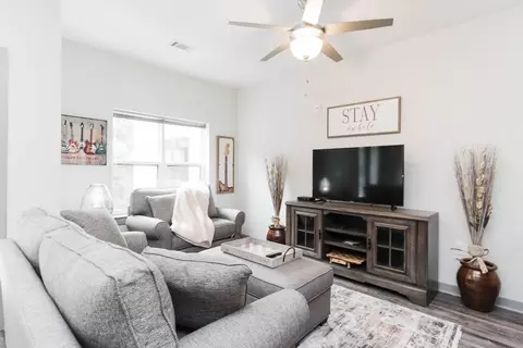 804 Riverfront Pkwy #307, Chattanooga, TN 37402