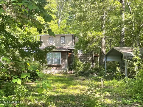 242 Fairway St, Crossville, TN 38571