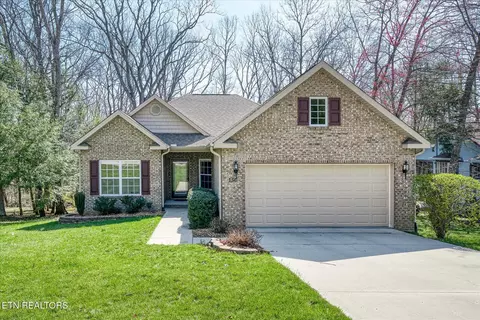 150 Sugarbush Cir, Crossville, TN 38558
