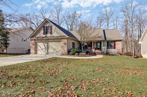 110 Lakewood Dr, Crossville, TN 38558
