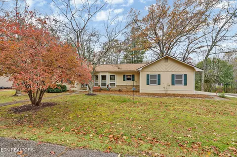 10 Briar Ct, Crossville, TN 38558