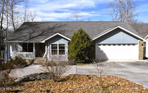 157 Meadowview Dr, Crossville, TN 38558