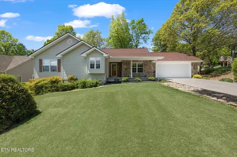 22 Sugarbush Ln, Crossville, TN 38558