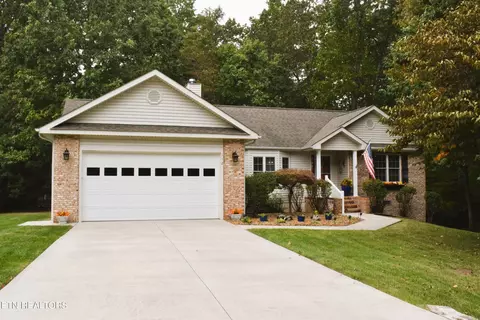 112 Garfield Ln, Crossville, TN 38558