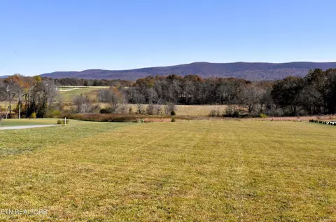 55 Shadow Mountain Dr, Crossville, TN 38572