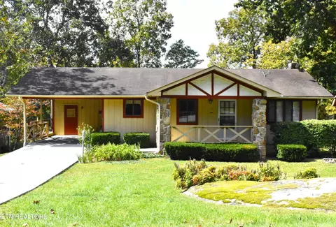 143 Lakeshire Dr, Crossville, TN 38558
