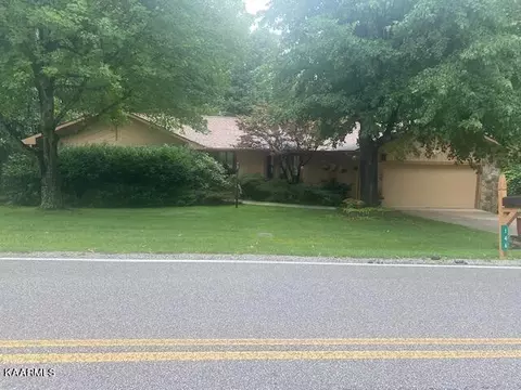 146 Anglewood Dr, Crossville, TN 38558