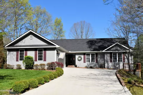 36 Clinebrook Dr, Crossville, TN 38558