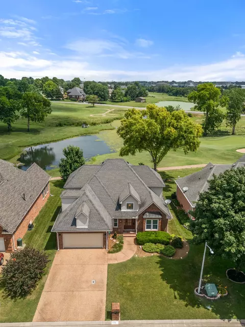 135 Black Hawk Way, Murfreesboro, TN 37127